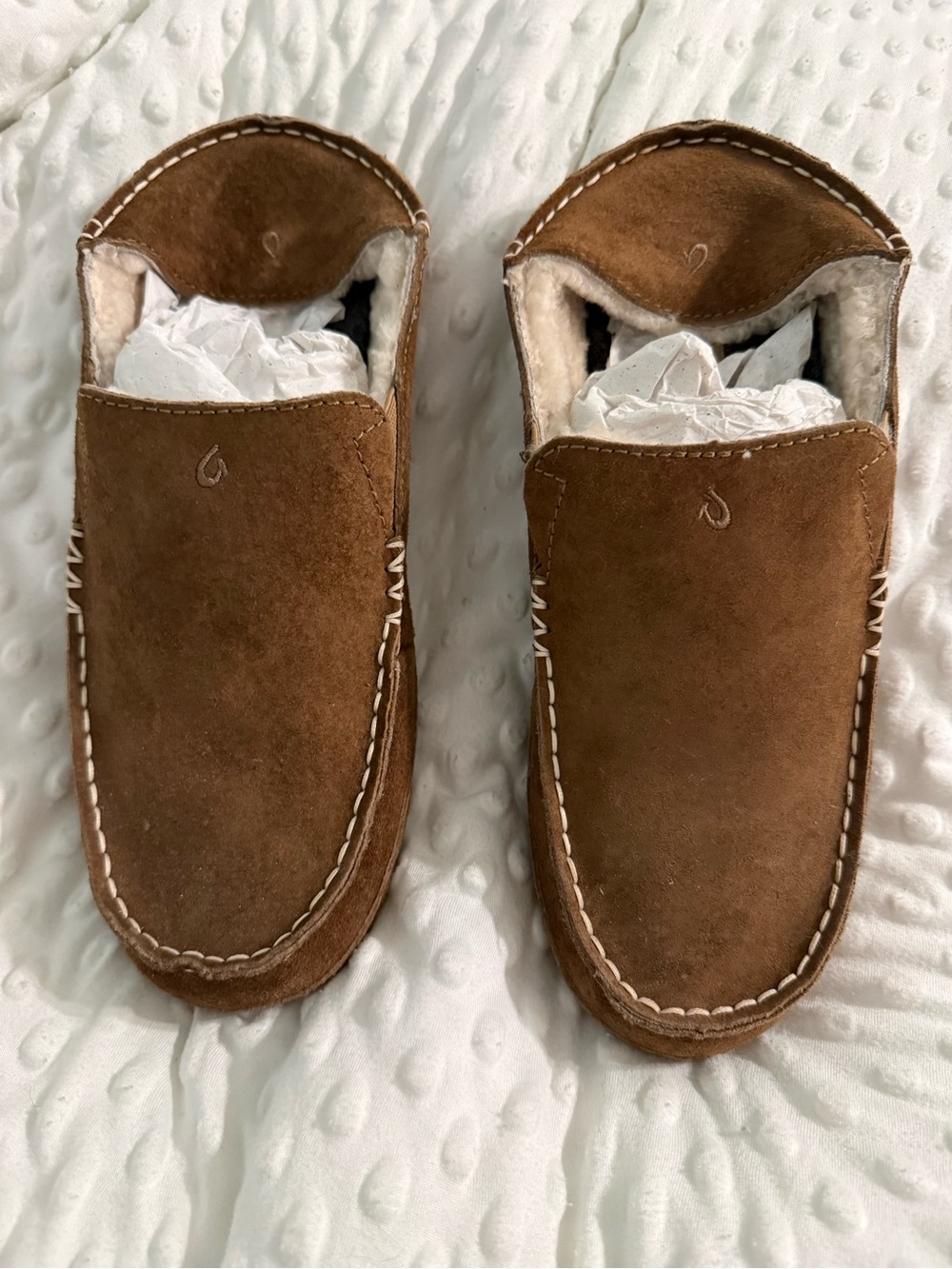 Olukai suede slippers like new